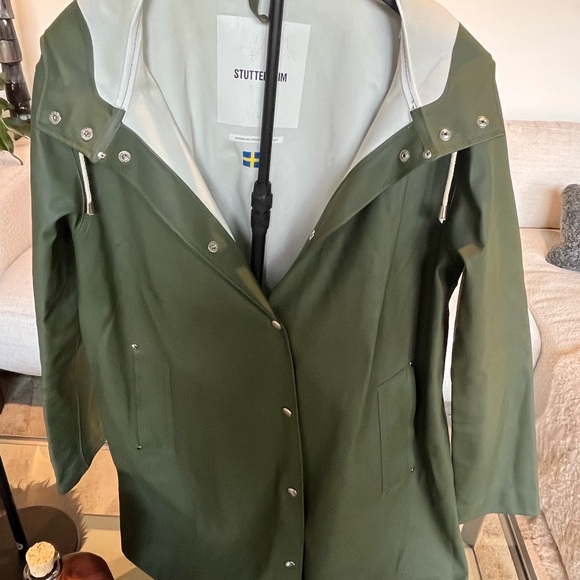 Stutterheim Mosebacke Hooded Long Sleeve Raincoat - olive green- size L - Picture 3 of 7